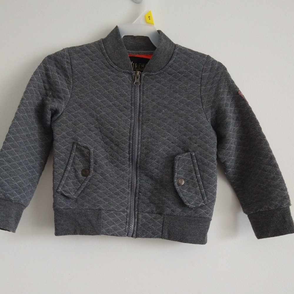 Xtreme gray sweater boy  size 4 T